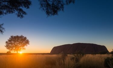DELUXE Uluru Overnight Escape – Start & End in Alice Springs